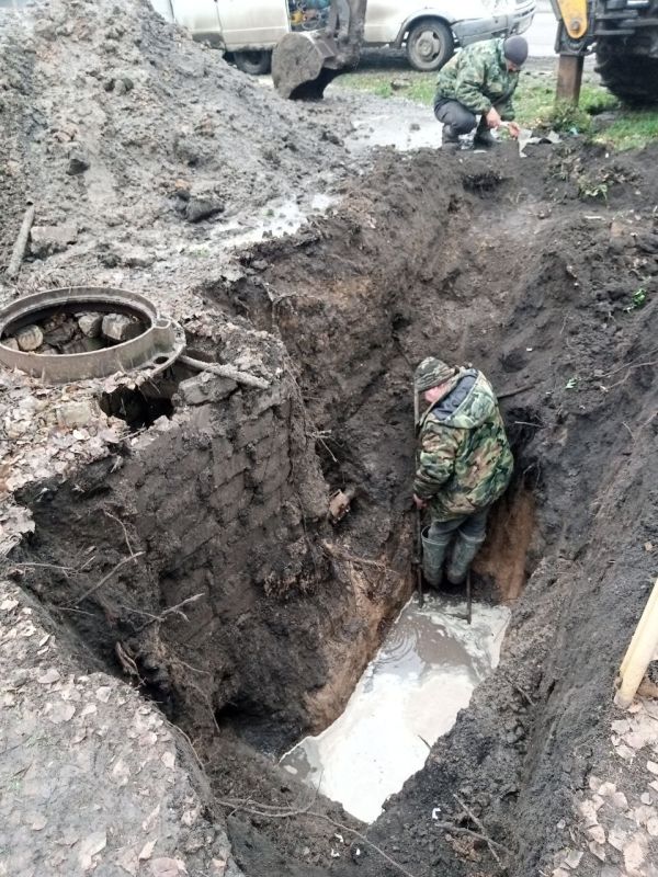 БУДНИ КОММУНАЛЬЩИКОВ Многие из нас даже не задумываются о том, как коммунальщики выполняют свою работу в любую погоду БУДНИ КОММУНАЛЬЩИКОВ Многие из нас даже не задумываются о том, как коммунальщики выполняют свою работу в любую погоду