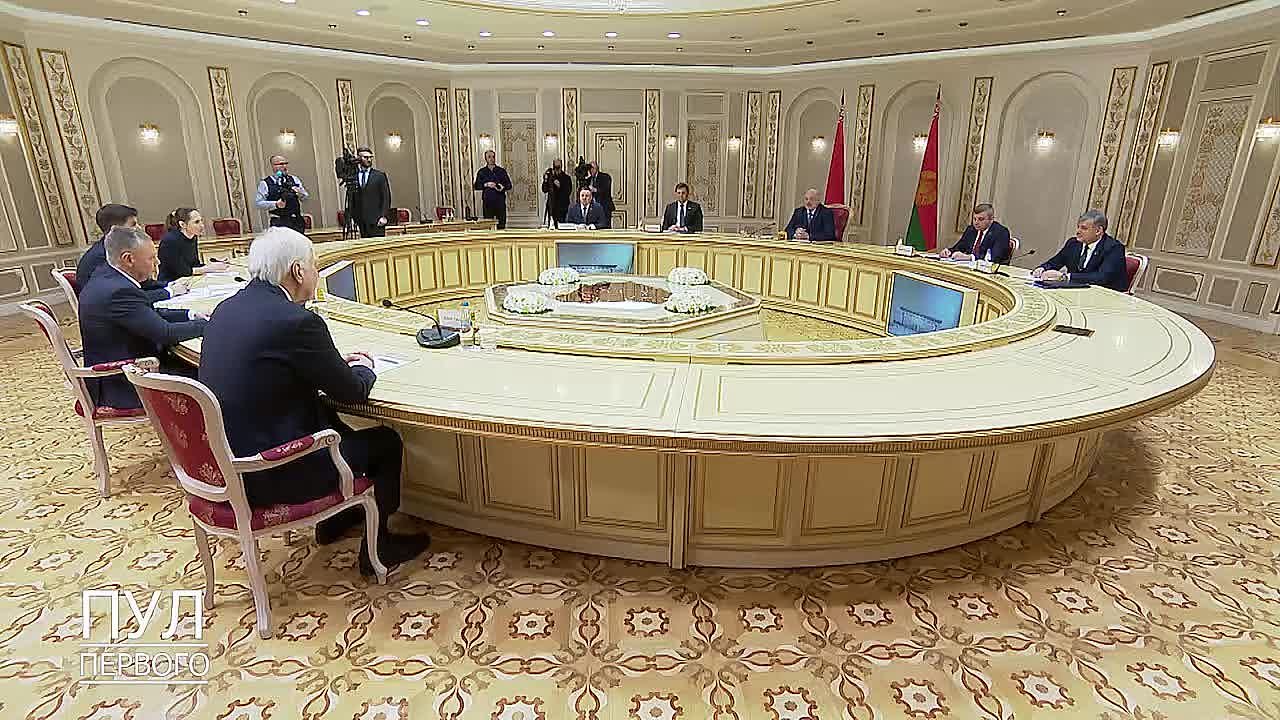 Лукашенко: война на Украине может скоро закончиться