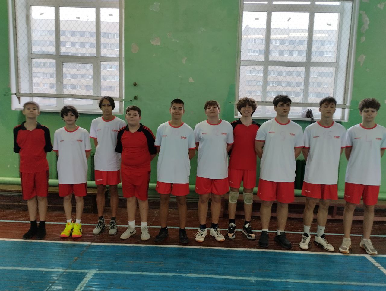 Спортсмены Краснолучской детско-юношеской спортивной школы № 2 приняли участие в Республиканском турнире по волейболу «Быстрее, выше, сильнее» среди юношей до 15 лет, в городе Луганск Спортсмены Краснолучской детско-юношеской спортивной школы № 2 приняли участие в Республиканском турнире по волейболу «Быстрее, выше, сильнее» среди юношей до 15 лет, в городе Луганск