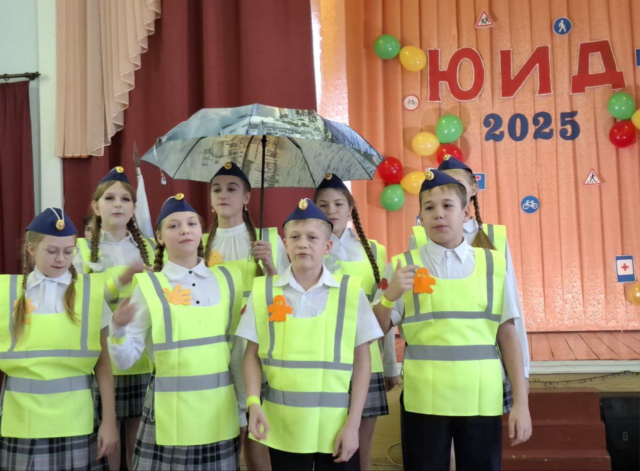 Олег Коваль: При содействии патрпроекта «Новая школа» в Краснолучской школе № 2 состоялся конкурс агитбригад Олег Коваль: При содействии патрпроекта «Новая школа» в Краснолучской школе № 2 состоялся конкурс агитбригад