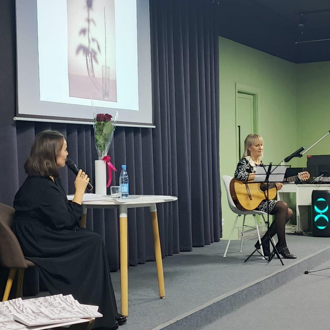 Перевальчане посетили творческую встречу с оренбургской поэтессой Перевальчане посетили творческую встречу с оренбургской поэтессой