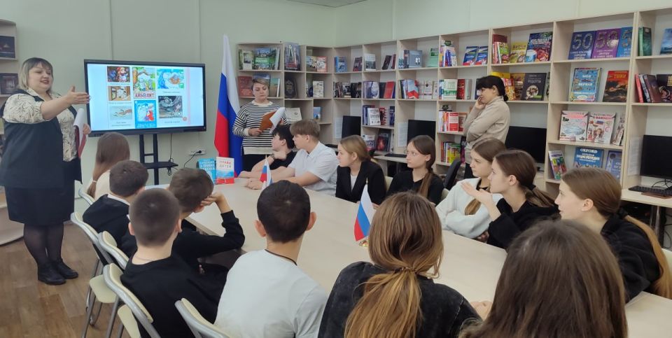 В модельной библиотеке МБУ "АГЦБС" для учащихся школы №1 – лицея состоялся познавательный час "Мир детских прав" посвященный Всемирному дню правовой помощи детям В модельной библиотеке МБУ "АГЦБС" для учащихся школы №1 – лицея состоялся познавательный час "Мир детских прав" посвященный Всемирному дню правовой помощи детям