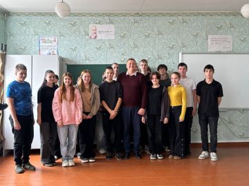 В Новоайдарском округе старшеклассники обсудили актуальные проблемы по защите своих прав