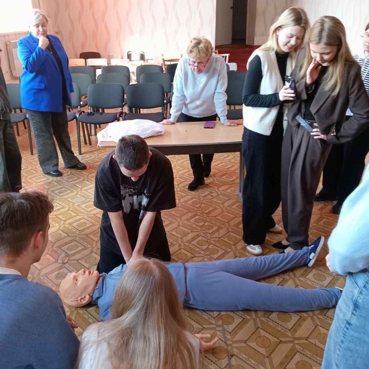 Практическое занятие по оказанию первой медицинской помощи Практическое занятие по оказанию первой медицинской помощи