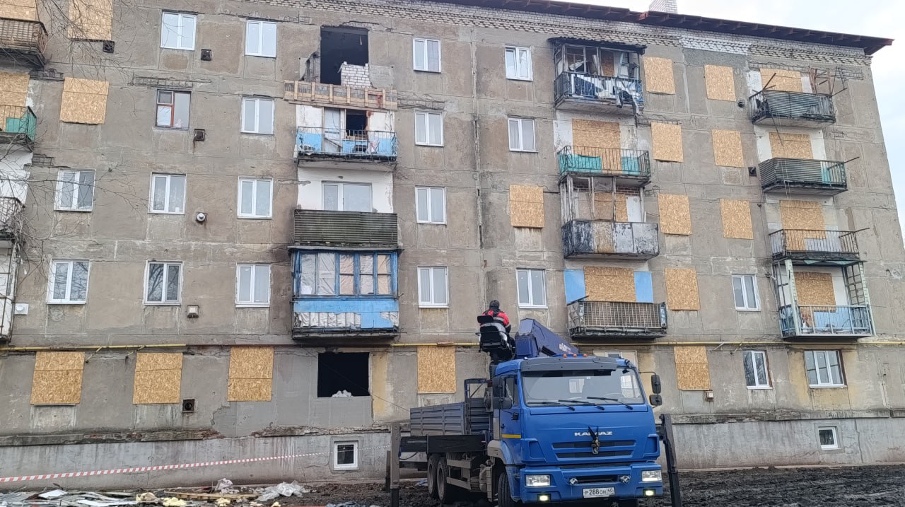По народной программе продолжается восстановление многоквартирного дома в городе Золотое-5 По народной программе продолжается восстановление многоквартирного дома в городе Золотое-5