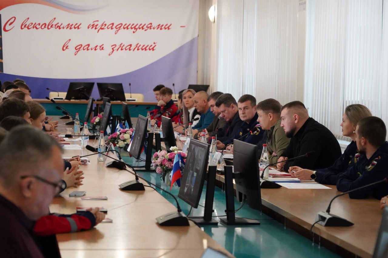 Сотрудники Министерства чрезвычайных ситуаций Луганской Народной Республики приняли активное участие в работе круглого стола на тему «Всероссийский студенческий корпус спасателей – платформа для формирования профессиональных... Сотрудники Министерства чрезвычайных ситуаций Луганской Народной Республики приняли активное участие в работе круглого стола на тему «Всероссийский студенческий корпус спасателей – платформа для формирования профессиональных...