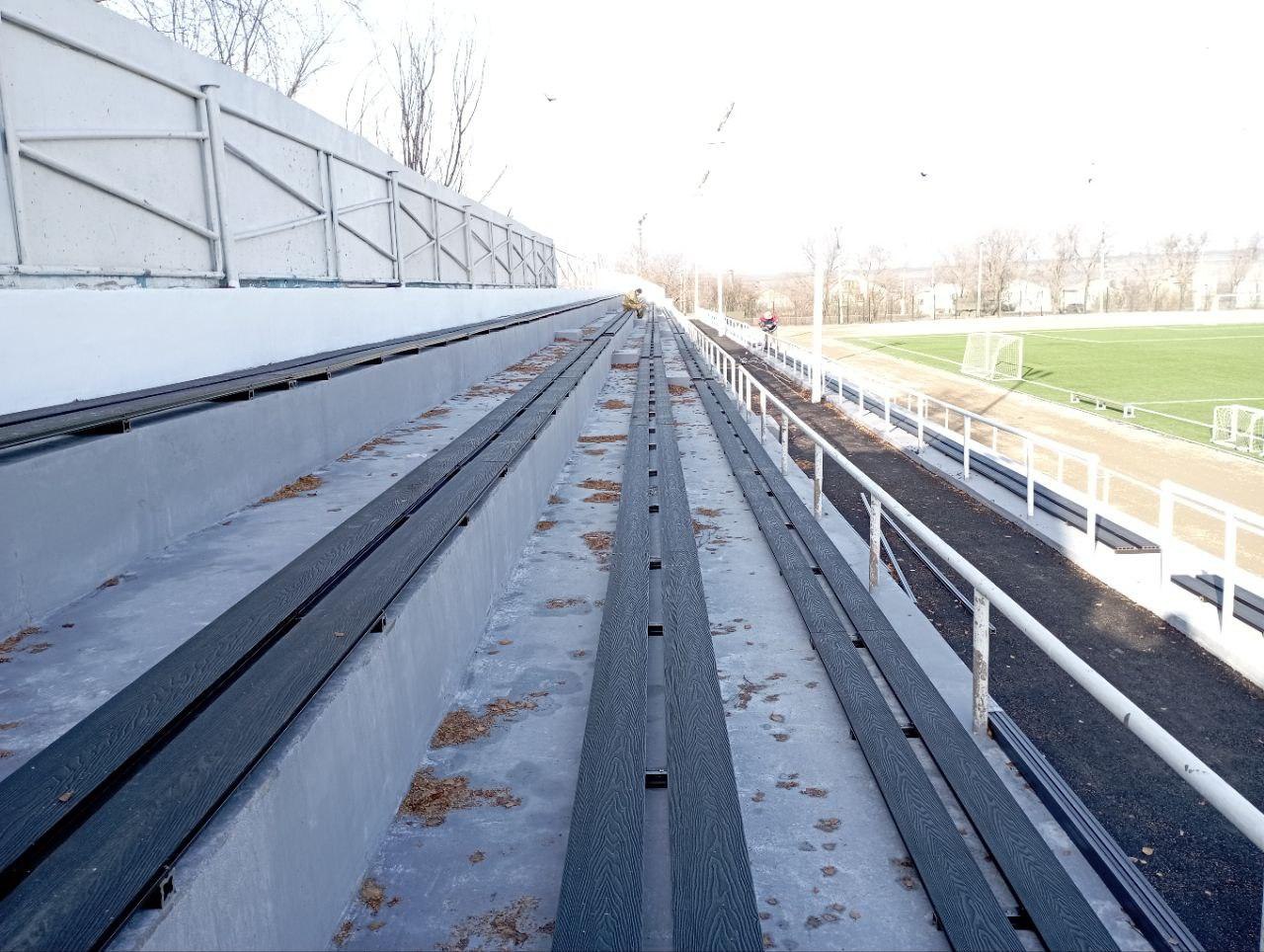 Завершается реконструкция стадиона в поселке Юбилейное Завершается реконструкция стадиона в поселке Юбилейное