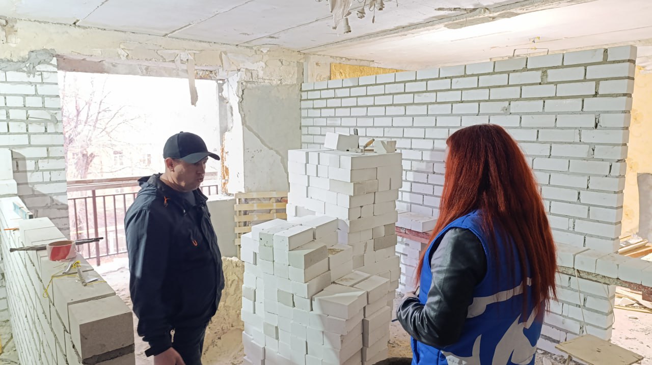 По народной программе продолжается восстановление многоквартирного дома в городе Золотое-5 По народной программе продолжается восстановление многоквартирного дома в городе Золотое-5