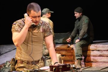 В рамках межведомственного проекта «Культура для школьников» в Луганском академическом русском драматическом театре им. П. Луспекаева состоялся показ спектакля «Фуга ля минор» для учащихся общеобразовательных учреждений...