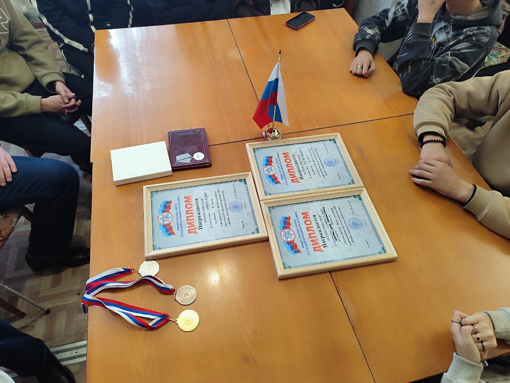 24 ноября в библиотеке-филиале №8 МБУ «АГЦБС» прошла встреча «Диалог с героем» для учащихся ГБОУ «Антрацитовская вечерняя школа» 24 ноября в библиотеке-филиале №8 МБУ «АГЦБС» прошла встреча «Диалог с героем» для учащихся ГБОУ «Антрацитовская вечерняя школа»