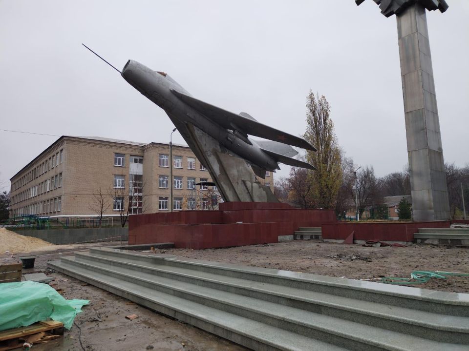 Площадь Республики Коми в Ровеньках после капитального ремонта станет местом притяжения жителей всех возрастов Площадь Республики Коми в Ровеньках после капитального ремонта станет местом притяжения жителей всех возрастов