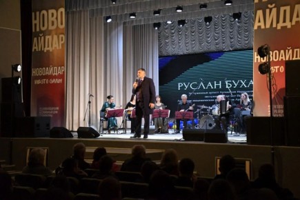 В рамках акции «Искусство без границ» жители Новоайдара стали зрителями программы «Музыка души» Луганской академической филармонии