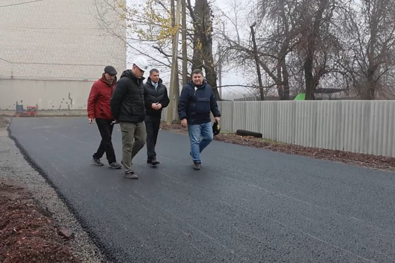 В Свердловске завершился ремонт важного участка дороги В Свердловске завершился ремонт важного участка дороги