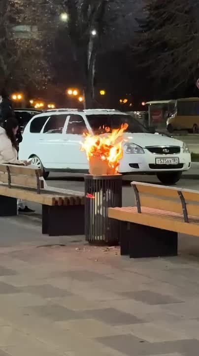 Гори-гори ясно... В центре Луганска своя атмосфера