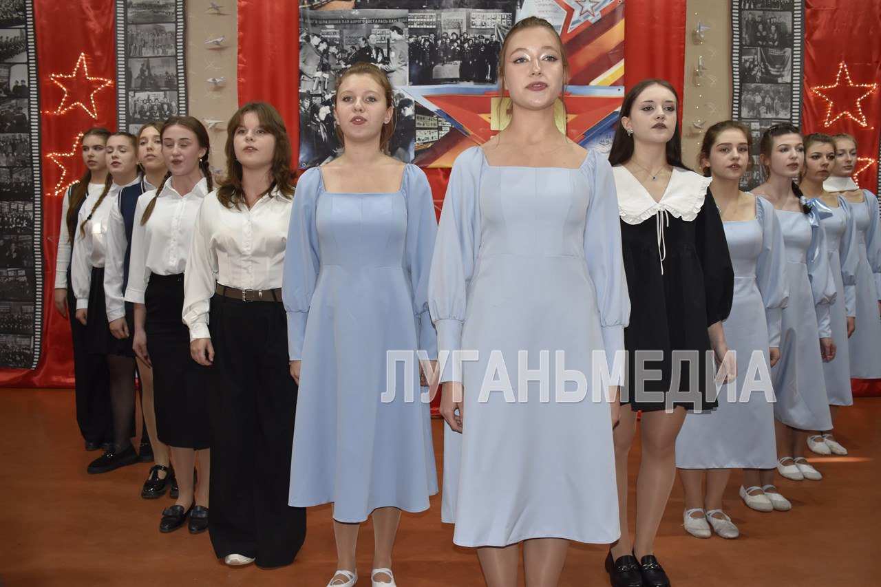 Музею боевой и трудовой славы Краснолучской гимназии № 1 – полвека Музею боевой и трудовой славы Краснолучской гимназии № 1 – полвека