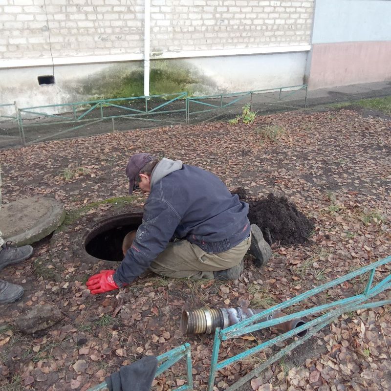 МБУ Центр "Благоустройство" проводит работы на сетях водоотведения и водоснабжения МБУ Центр "Благоустройство" проводит работы на сетях водоотведения и водоснабжения