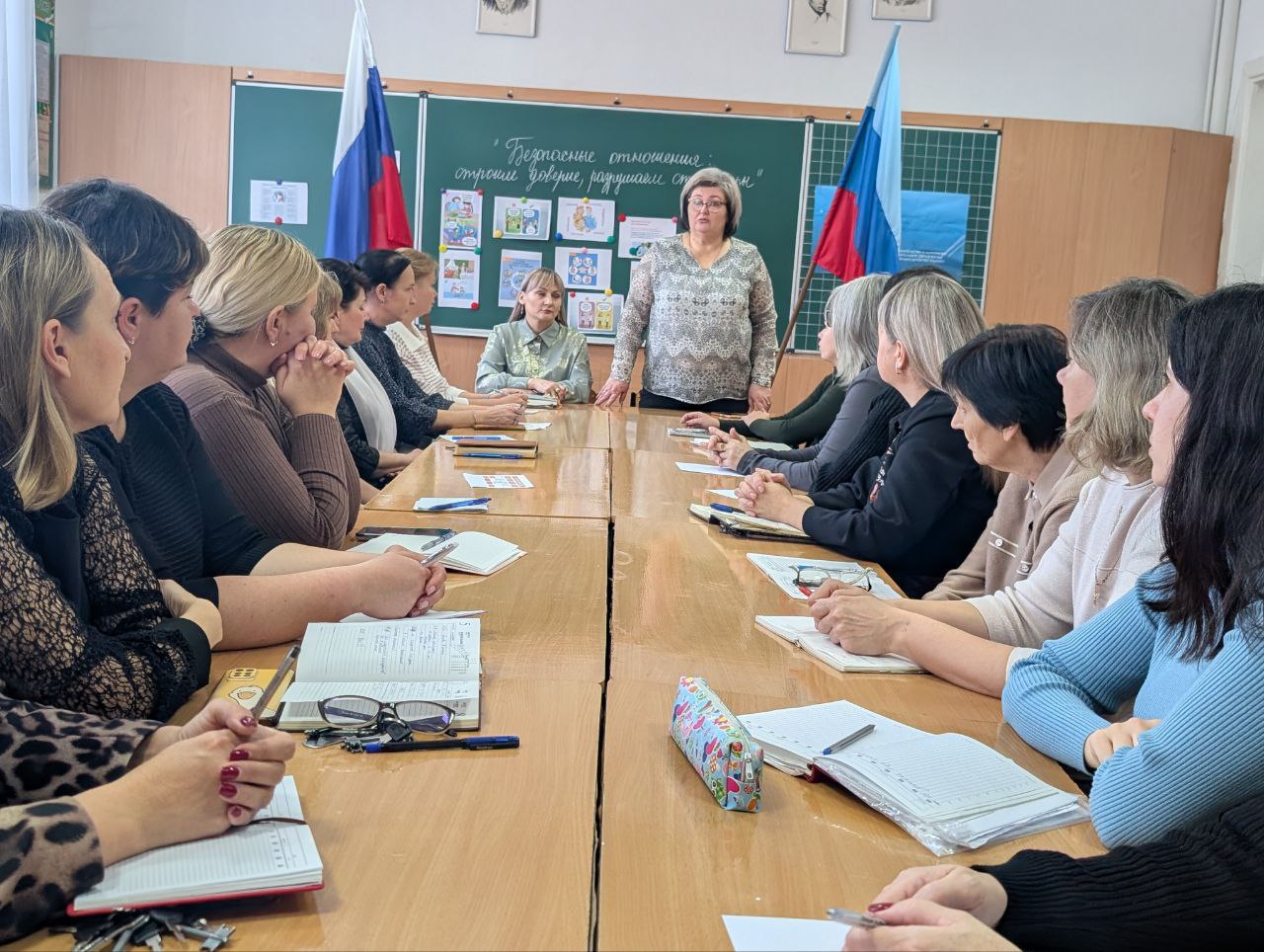 Сегодня в Ровеньковской гимназии №1 им. Г.С. Шонина прошли мероприятия Сегодня в Ровеньковской гимназии №1 им. Г.С. Шонина прошли мероприятия
