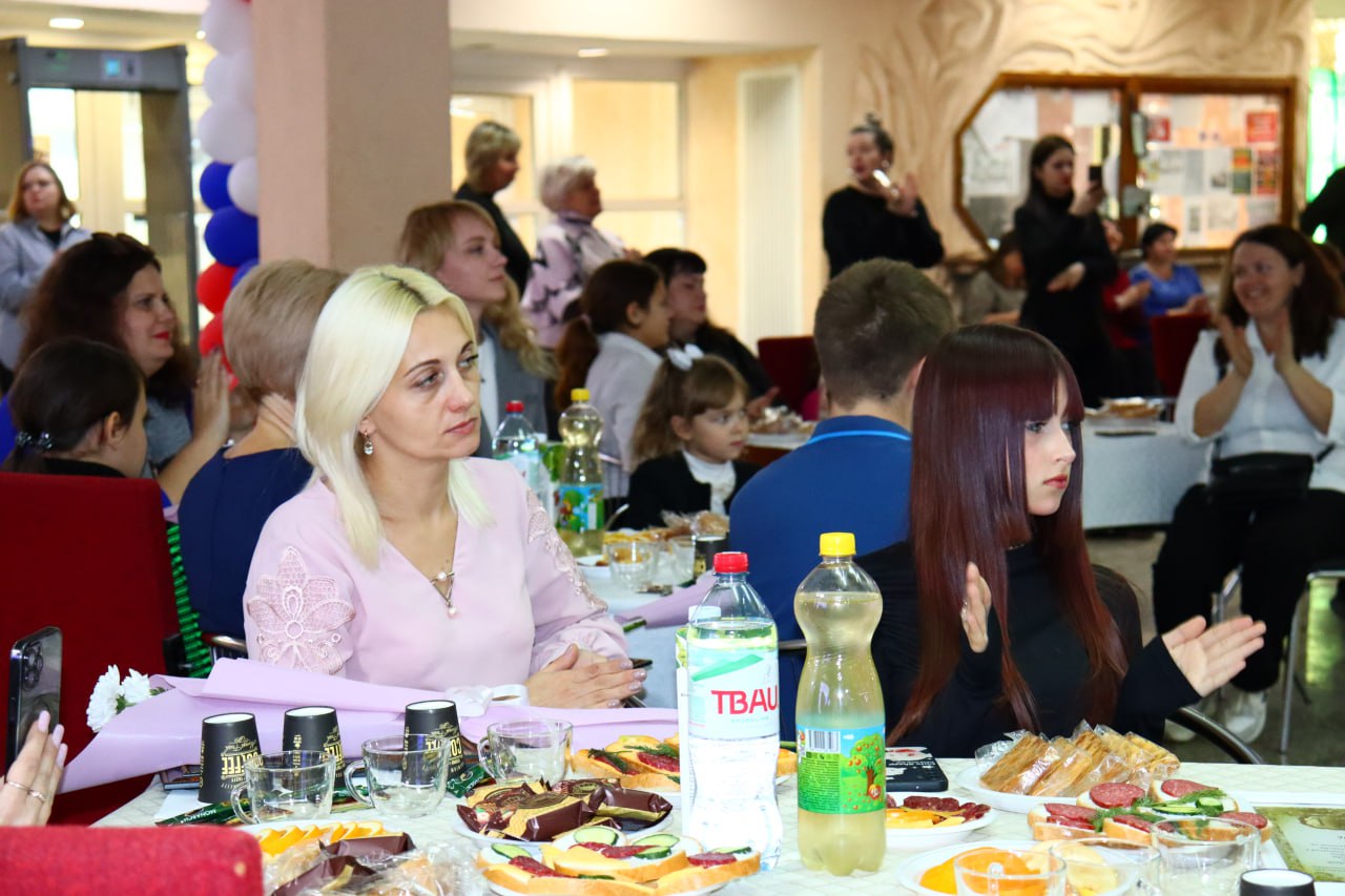 Светлана Гребенькова: Поздравления – женщинам-металлургам Светлана Гребенькова: Поздравления – женщинам-металлургам