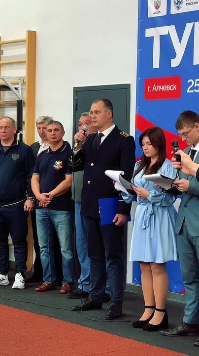 Прямо сейчас в стенах ДонГТУ - исторический момент! В нашем боксерском зале стартует проект «Универ Лига Регионов» ЛНР!