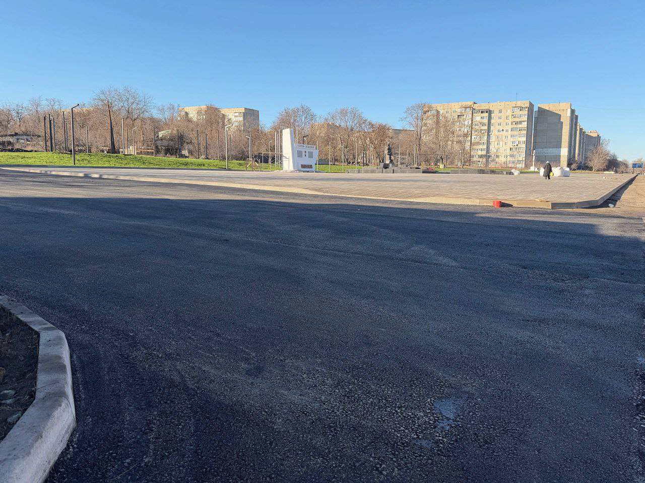 Сергей Колягин: После того, как специалисты подрядной организации завершили укладку верхнего слоя асфальтобетона на «Манеже», аналогичный вид работ и также за счет средств из муниципального бюджета был выполнен на... Сергей Колягин: После того, как специалисты подрядной организации завершили укладку верхнего слоя асфальтобетона на «Манеже», аналогичный вид работ и также за счет средств из муниципального бюджета был выполнен на...