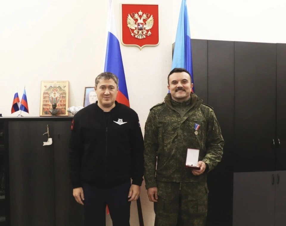 Глава Прикамья наградил бойцов СВО в Северодонецке