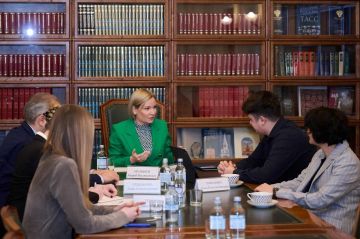 Ольга Любимова: Встретилась с заместителем председателя Комиссии по культуре и сохранению духовного наследия Общественной палаты России, исполнительным директором Творческой Мастерской Леонида Лундстрема, скрипачом Петром...