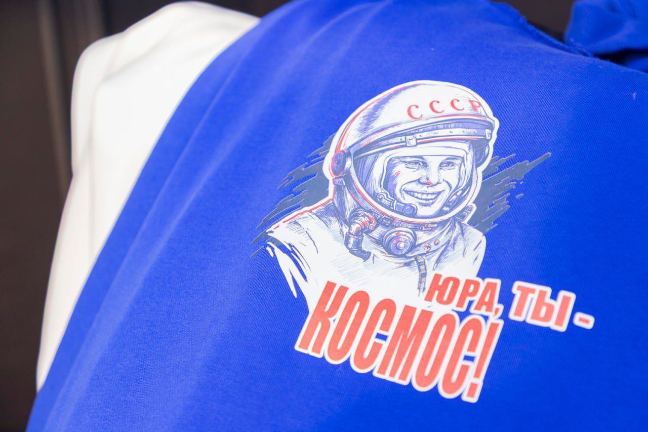 Более 100 образов из коллекции «Русский стиль» представит студия дизайнерской одежды «Сабина Эксклюзив» на показе в луганском Дворце культуры имени Ленина 29 ноября благодаря Президентскому фонду культурных инициатив (ПФКИ) Более 100 образов из коллекции «Русский стиль» представит студия дизайнерской одежды «Сабина Эксклюзив» на показе в луганском Дворце культуры имени Ленина 29 ноября благодаря Президентскому фонду культурных инициатив (ПФКИ)