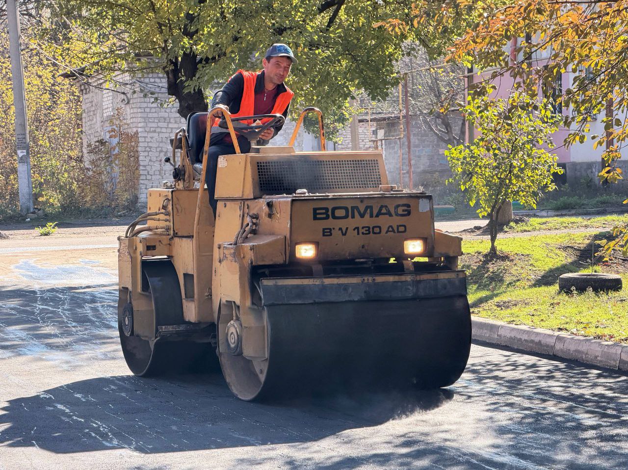 Сергей Колягин: Отмечу, что ранее таким же образом было принято решение об обновлении дорожного полотна у обновлённого Сквера Чернобыльской славы Сергей Колягин: Отмечу, что ранее таким же образом было принято решение об обновлении дорожного полотна у обновлённого Сквера Чернобыльской славы