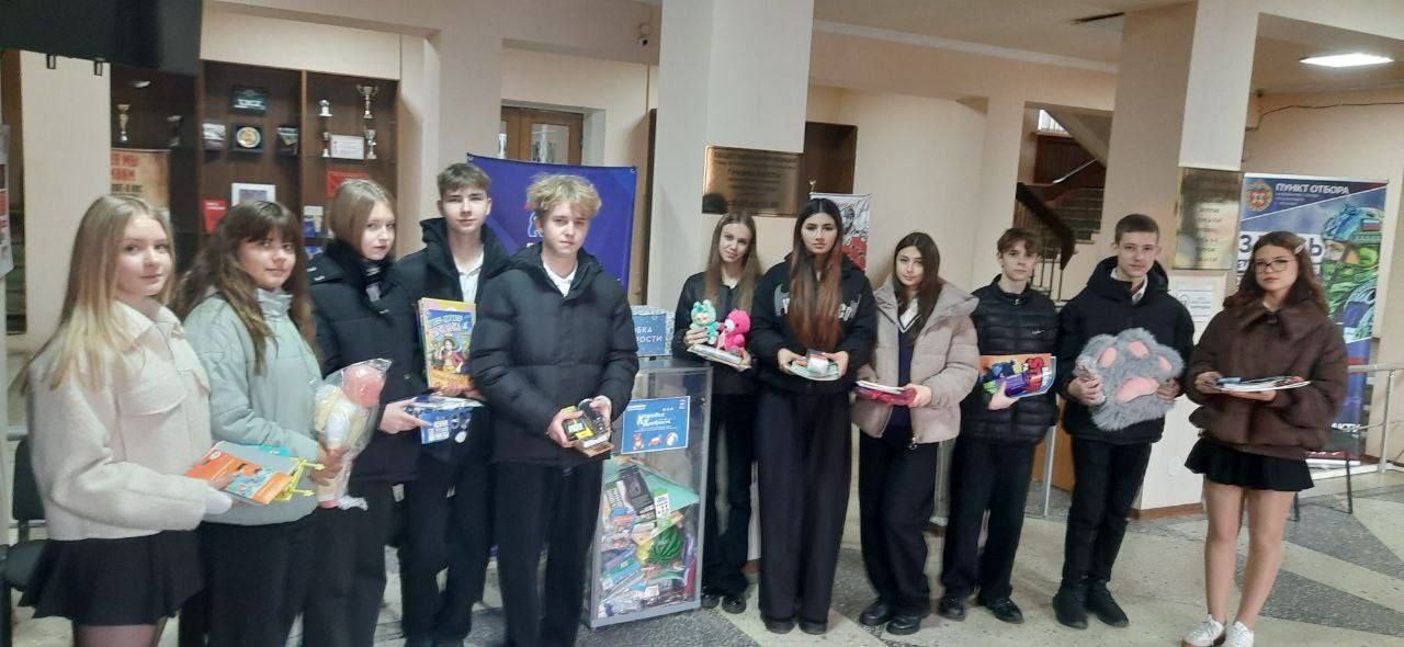 Принести свой подарок для маленьких храбрецов может каждый желающий! Принести свой подарок для маленьких храбрецов может каждый желающий!