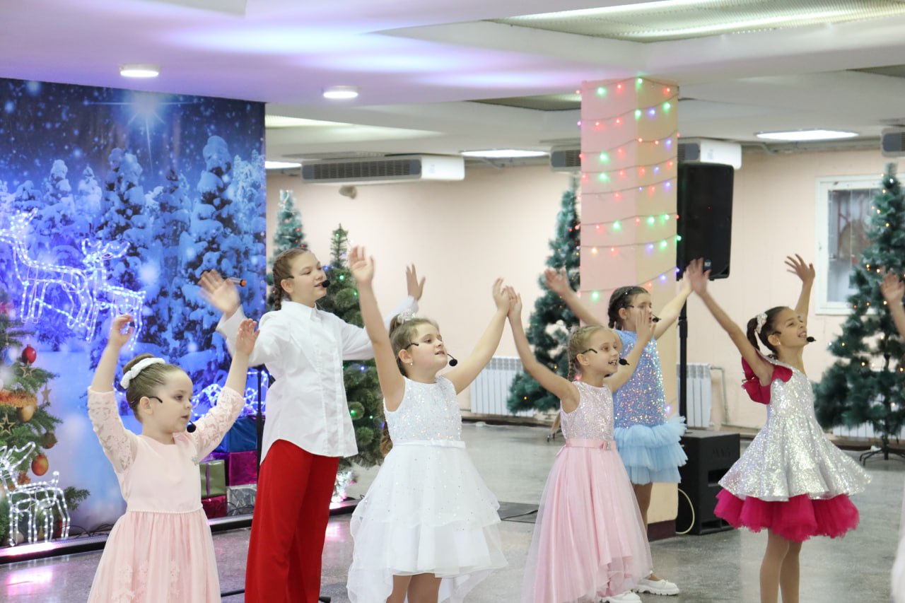 Светлана Гребенькова: Поздравления – женщинам-металлургам Светлана Гребенькова: Поздравления – женщинам-металлургам