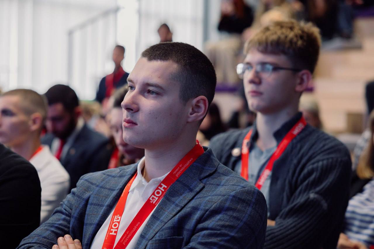 Молодёжная палата Антрацита на форуме «Берег мнений»: три дня идей, общения и новых возможностей Молодёжная палата Антрацита на форуме «Берег мнений»: три дня идей, общения и новых возможностей