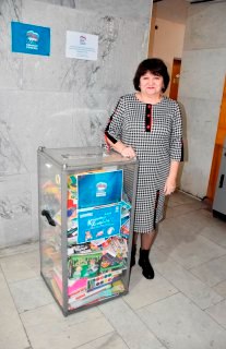 В Красном Луче «Коробка храбрости» пополнилась новыми игрушками В Красном Луче «Коробка храбрости» пополнилась новыми игрушками