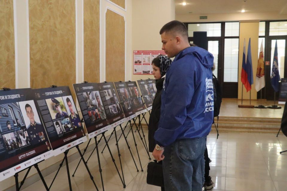 Выставка «Герои и подвиги: Мои земляки – Герои России» побывала в Славяносербске и Северодонецке Выставка «Герои и подвиги: Мои земляки – Герои России» побывала в Славяносербске и Северодонецке
