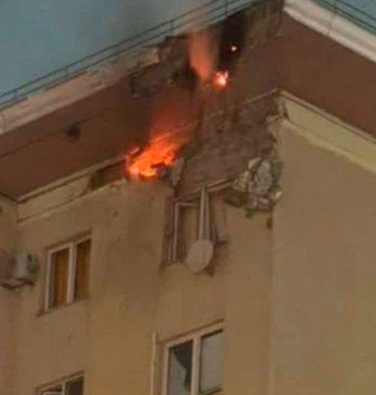 Три человека погибли, не менее 15 пострадали в результате одной из крупнейших атак БПЛА ВСУ по югу России Три человека погибли, не менее 15 пострадали в результате одной из крупнейших атак БПЛА ВСУ по югу России