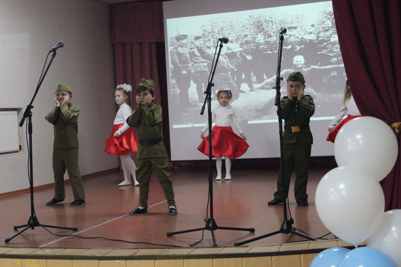 В Желтенском сельском клубе прошла концертная программа, посвящённая Году защитника Отечества В Желтенском сельском клубе прошла концертная программа, посвящённая Году защитника Отечества