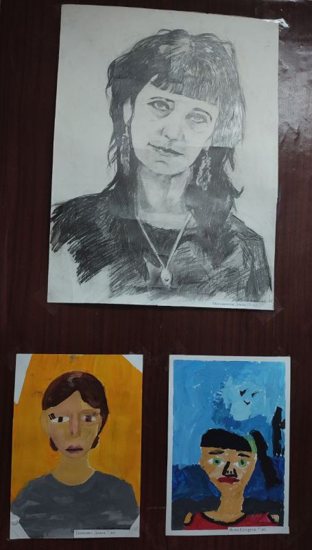 В Новоайдарской школе искусств прошла выставка рисунков «Для мамы с любовью» В Новоайдарской школе искусств прошла выставка рисунков «Для мамы с любовью»