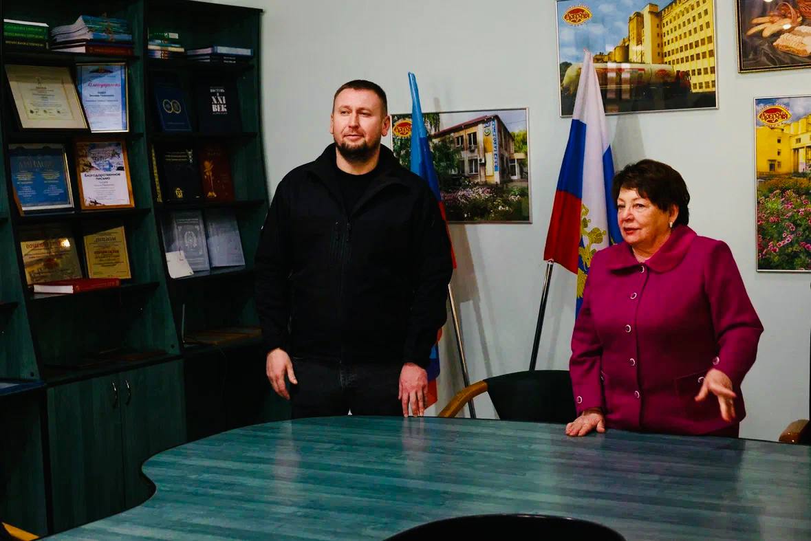 ХЛЕБ, ТЕХНОЛОГИИ И ТРУД!. Благодаря поддержке Председателя Народного Совета ЛНР Дениса Мирошниченко и содействию заместителя Председателя НС ЛНР Дениса Колесникова совместно с председателем наблюдательного совета предприятия...