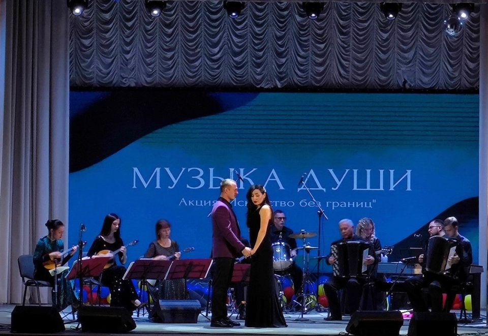 Марина Филиппова: В Новоайдаре прошёл трогательный концерт Луганской академической филармонии Марина Филиппова: В Новоайдаре прошёл трогательный концерт Луганской академической филармонии
