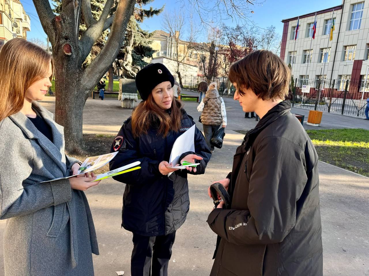 В столице Республики прошла акция «Пора засветиться!» В столице Республики прошла акция «Пора засветиться!»