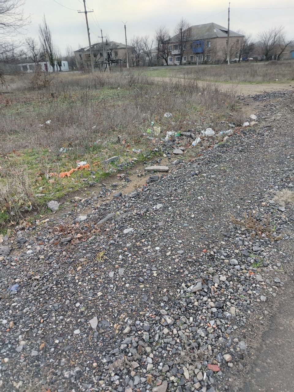 В пгт. Софиевский продолжаются работы по благоустройству В пгт. Софиевский продолжаются работы по благоустройству