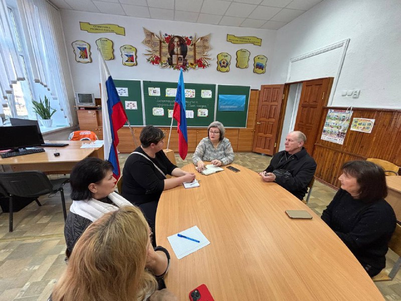 Сегодня в Ровеньковской гимназии №1 им. Г.С. Шонина прошли мероприятия Сегодня в Ровеньковской гимназии №1 им. Г.С. Шонина прошли мероприятия