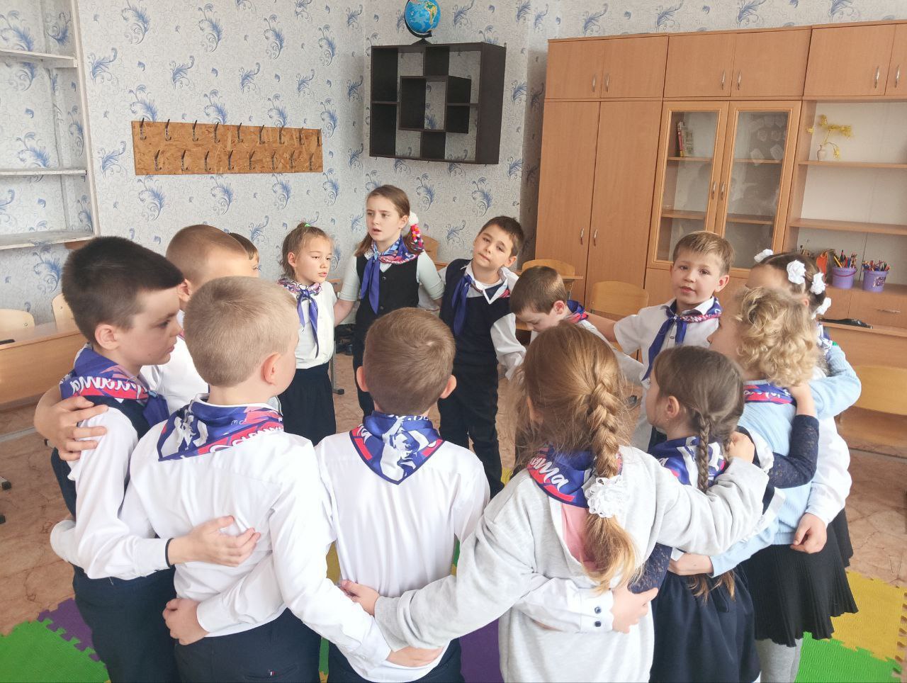 ОРЛЯТА РОССИИ 1 КЛАССА. « Станично-Луганской средней школы имени Грекова П.М. » ЗАВЕРШИЛИ ТРЕК «ОРЛЁНОК-ЭРУДИТ» И ПОДВЕЛИ ИТОГИ ОРЛЯТА РОССИИ 1 КЛАССА. « Станично-Луганской средней школы имени Грекова П.М. » ЗАВЕРШИЛИ ТРЕК «ОРЛЁНОК-ЭРУДИТ» И ПОДВЕЛИ ИТОГИ