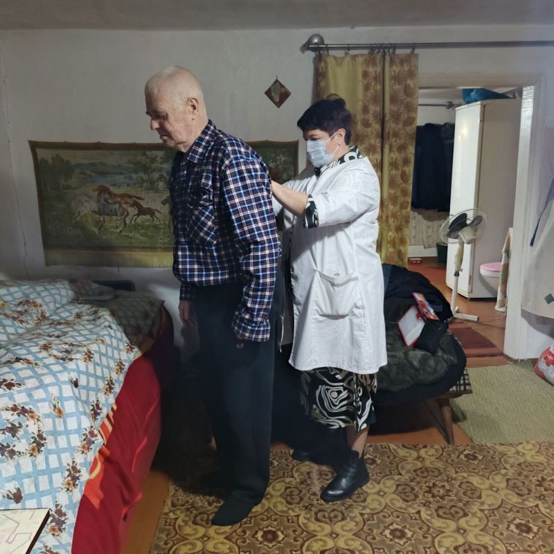 В пгт. Михайловка прошёл выездной приём мобильной бригады врачей Перевальской больницы! В пгт. Михайловка прошёл выездной приём мобильной бригады врачей Перевальской больницы!