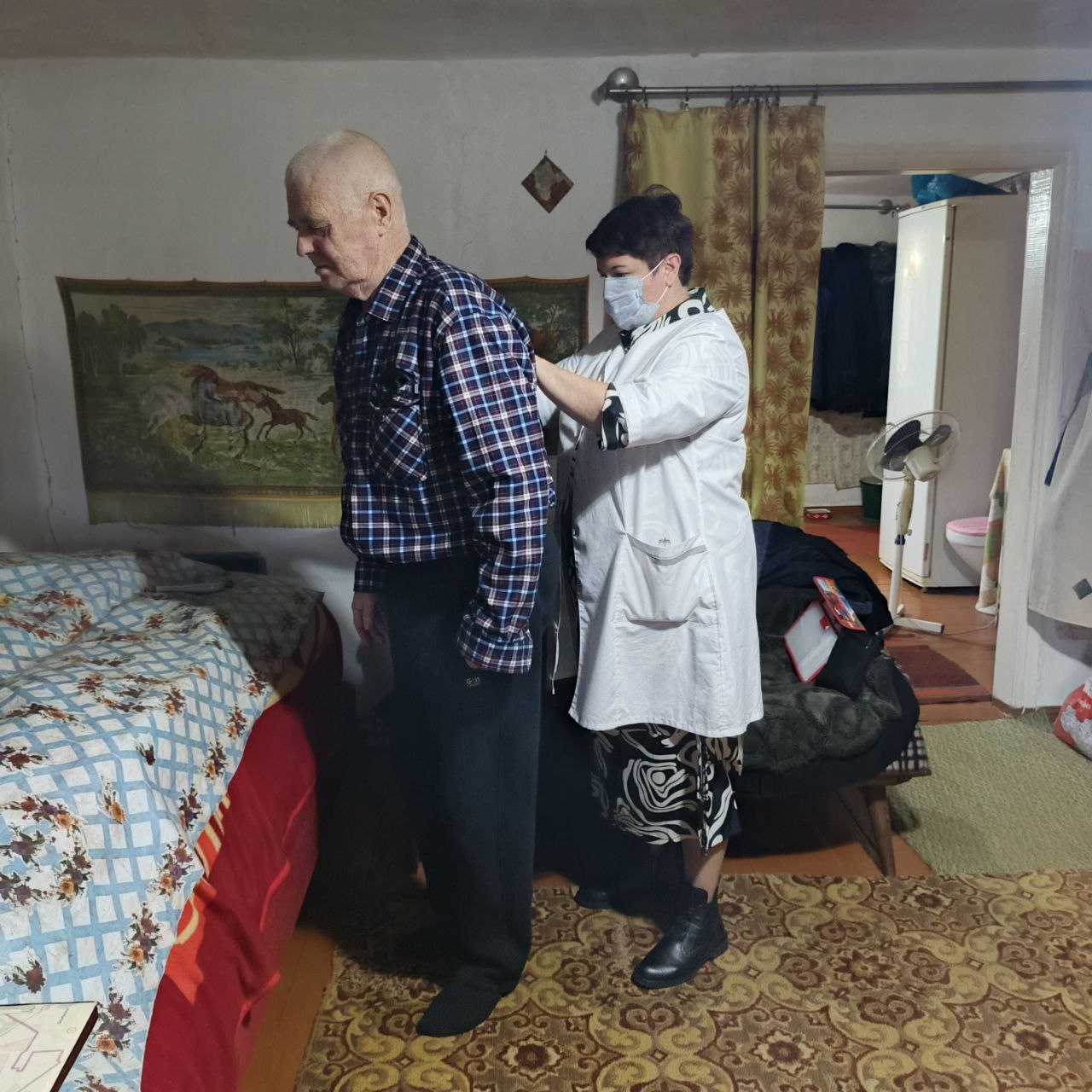 В пгт. Михайловка прошёл выездной приём мобильной бригады врачей Перевальской больницы! В пгт. Михайловка прошёл выездной приём мобильной бригады врачей Перевальской больницы!