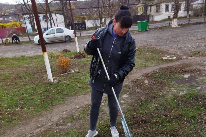 На территории пгт Бирюково провели субботник На территории пгт Бирюково провели субботник