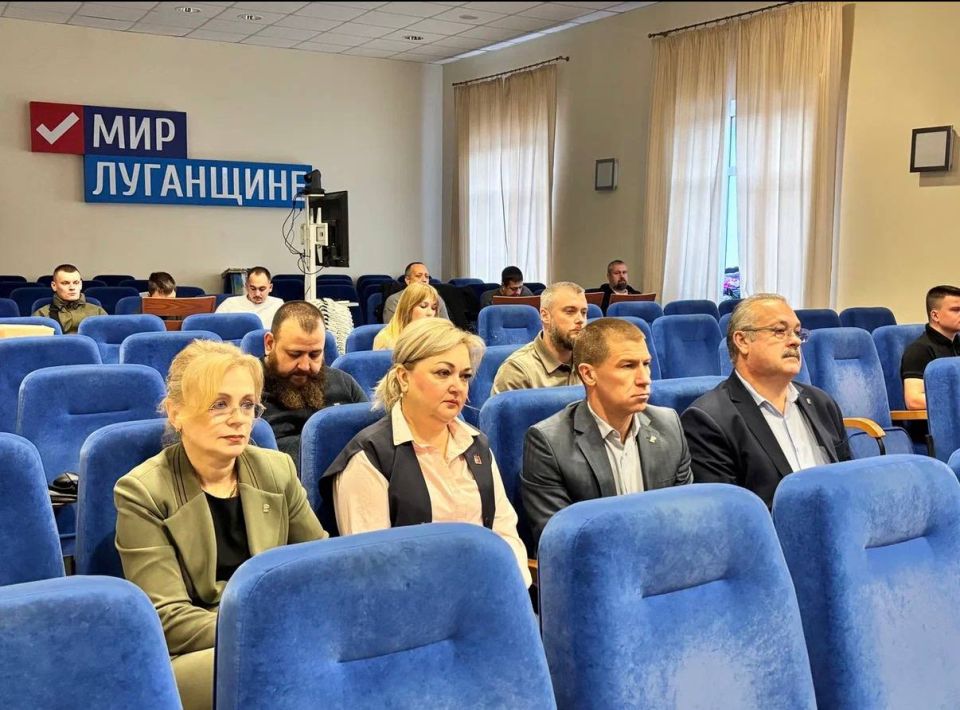Максим Величко: Сегодня принял участие в рабочем совещании по реализации федерального партийного проекта «Новая школа» в Луганской Народной Республике Максим Величко: Сегодня принял участие в рабочем совещании по реализации федерального партийного проекта «Новая школа» в Луганской Народной Республике