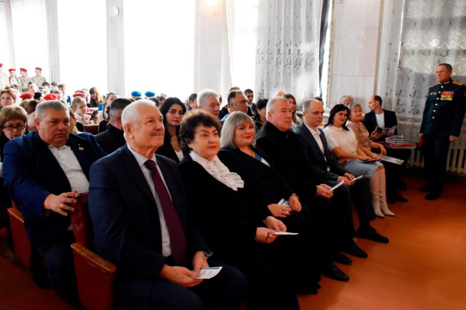 �� ������ ����� ����� ������������ ����� ������, ����� ���� � ������������� �������� � 1 ��. ����� ���������� ����� �.������. ��������� ��� �����, ��������� ������� ������� ��������� ������� � �� ������������� � ������...