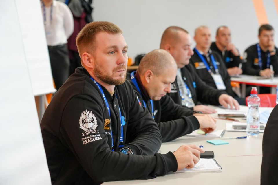 Итоговый экзамен: в Алчевске завершился 2 очный модуль кадрового проекта «Герои Луганщины» Итоговый экзамен: в Алчевске завершился 2 очный модуль кадрового проекта «Герои Луганщины»