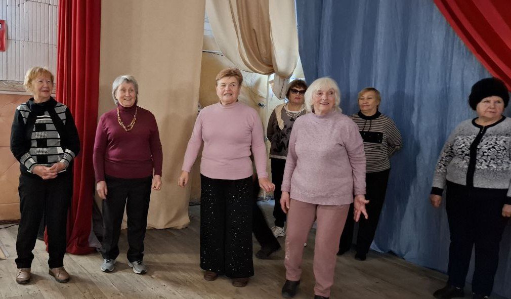 Урок театрального искусства прошёл в Красном Луче для слушателей Университета третьего возраста Урок театрального искусства прошёл в Красном Луче для слушателей Университета третьего возраста