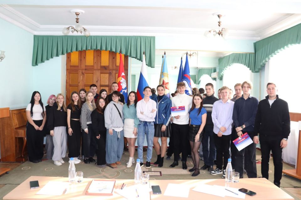В Стаханове прошел Дебатный турнир среди студентов В Стаханове прошел Дебатный турнир среди студентов